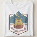 PACK LIGHT DREAM BIG | Adventure Seeker T-Shirt - close up