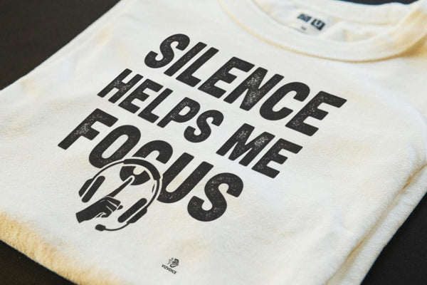 SILENCE HELPS ME FOCUS | Funny Late Night Gaming T-Shirt
