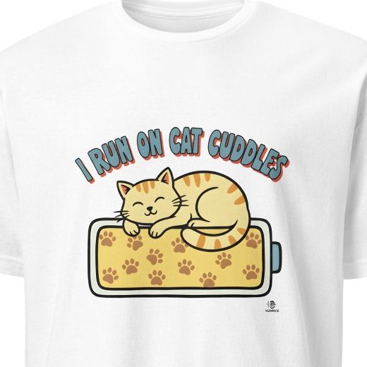 I RUN ON CAT CUDDLES | Adorable T-shirt for Cat Lovers