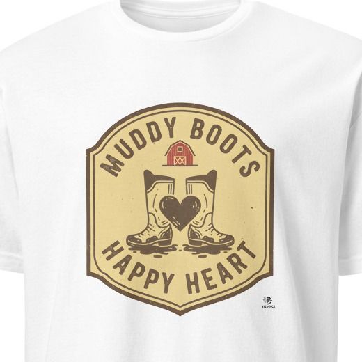 MUDDY BOOTS HAPPY HEART | Equestrian T-Shirt for Barn Lovers
