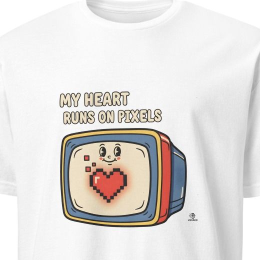 MY HEART RUNS ON PIXELS | Retro Gamer T-Shirt